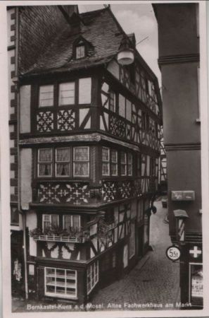 Bernkastel-Kues - Altes Fachwerkhaus am Markt - 1949 Bernkastel-Kues - Altes Fachwerkhaus am Markt - 1949
