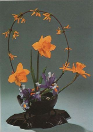 Ikebana Leuchtender Frühling Ikebana Leuchtender Frühling
