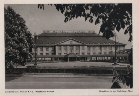 Wiesbaden - Henkell Sektkellerei, Hauptfront - ca. 1950 Wiesbaden - Henkell Sektkellerei, Hauptfront - ca. 1950
