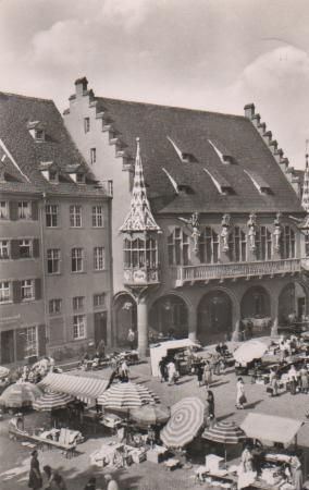 Freiburg - MArkt vor historischem Kaufhaus - 1959 Freiburg - MArkt vor historischem Kaufhaus - 1959