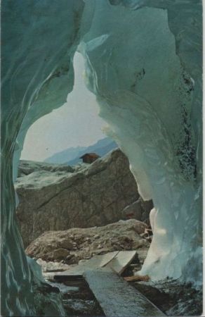 Grindelwald - Schweiz - Eisgrotte im Gletscher Grindelwald - Schweiz - Eisgrotte im Gletscher