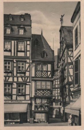 Bernkastel-Kues - Alte Häuser am Markt - 1956 Bernkastel-Kues - Alte Häuser am Markt - 1956