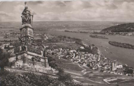 Rüdesheim mit Nationaldenlmal - ca. 1955 Rüdesheim mit Nationaldenlmal - ca. 1955