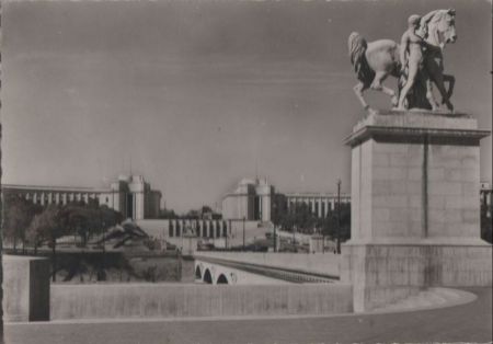 Frankreich - Paris - Palais de Chaillot - ca. 1950 Frankreich - Paris - Palais de Chaillot - ca. 1950