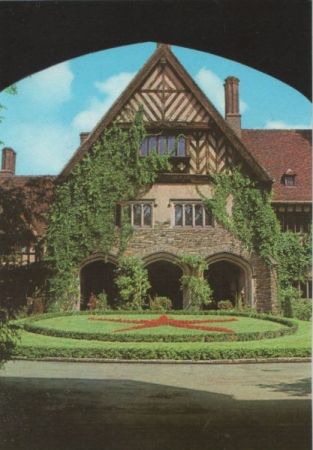Potsdam - Cecilienhof, Innenhof Potsdam - Cecilienhof, Innenhof