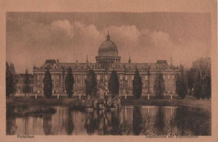 Potsdam - Stadtschloß mit Neptunsteich - 1922 Potsdam - Stadtschloß mit Neptunsteich - 1922