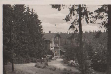 Ilmenau - Schöffenhaus neben Schwalbenturm - ca. 1955 Ilmenau - Schöffenhaus neben Schwalbenturm - ca. 1955