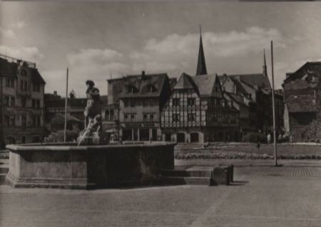 Weimar - Neptunbrunnen am Markt - ca. 1965 Weimar - Neptunbrunnen am Markt - ca. 1965