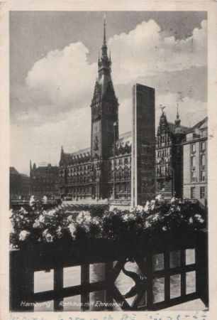 Hamburg - Rathaus mit Ehrenmal - ca. 1960 Hamburg - Rathaus mit Ehrenmal - ca. 1960