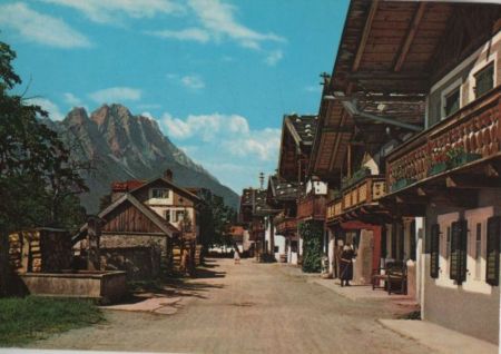 Garmisch-Partenkirchen - Frühlingsstraße gegen Zugspitze - ca. 1985 Garmisch-Partenkirchen - Frühlingsstraße gegen Zugspitze - ca. 1985