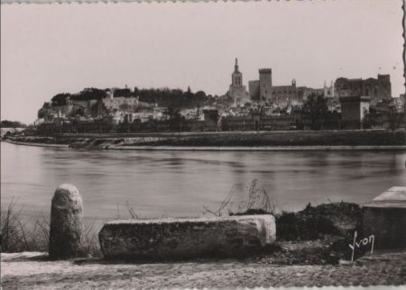 Frankreich - Avignon - Le Rhone et le Palais des Papes - ca. 1965 Frankreich - Avignon - Le Rhone et le Palais des Papes - ca. 1965