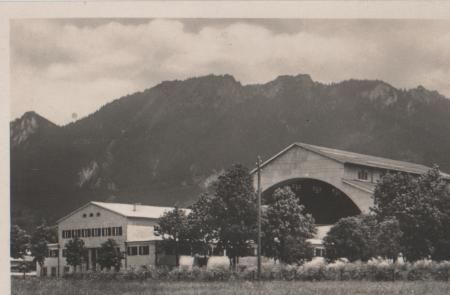 Oberammergau - Theater mit Labergebirge - ca. 1955 Oberammergau - Theater mit Labergebirge - ca. 1955