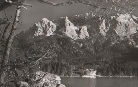 Garmisch-Partenkirchen - Eibsee mit Waxensteingrat - ca. 1955 Garmisch-Partenkirchen - Eibsee mit Waxensteingrat - ca. 1955