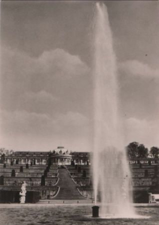Potsdam, Sanssouci - Schloß mit Fontäne - 1962 Potsdam, Sanssouci - Schloß mit Fontäne - 1962