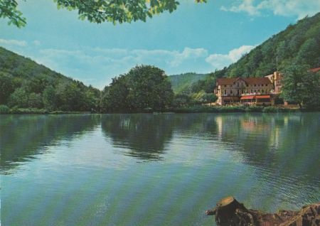Bad Lauterberg im Harz - Wiesenbeker Teich mit Hotel - ca. 1985 Bad Lauterberg im Harz - Wiesenbeker Teich mit Hotel - ca. 1985