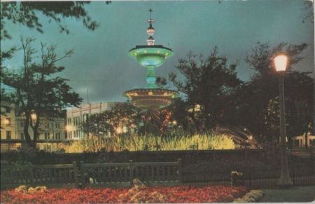 Großbritannien - Brighton - Old Steine Fountain by Night - 1980 Großbritannien - Brighton - Old Steine Fountain by Night - 1980