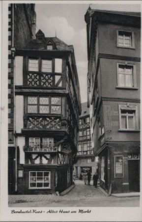 Bernkastel-Kues - Altes Haus am Markt - ca. 1955 Bernkastel-Kues - Altes Haus am Markt - ca. 1955