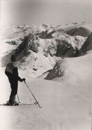 Skifahrer in den Bergen - 1985 Skifahrer in den Bergen - 1985