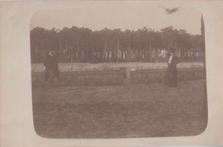 Abschied am Bahnhof - Zug im Hintergrund - ca. 1925 Abschied am Bahnhof - Zug im Hintergrund - ca. 1925