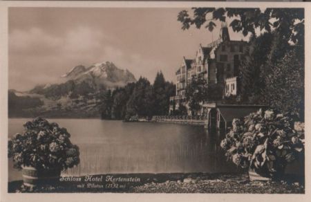 Schweiz - Hertenstein - Schloss Hotel, mit Pilatus - ca. 1950 Schweiz - Hertenstein - Schloss Hotel, mit Pilatus - ca. 1950