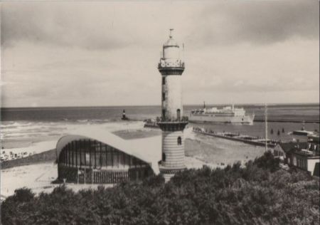 Rostock-Warnemünde - Hafeneinfahrt mit Fähre - 1970 Rostock-Warnemünde - Hafeneinfahrt mit Fähre - 1970