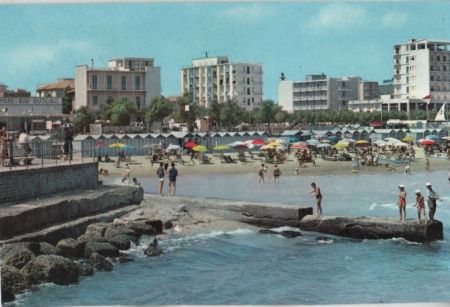 Italien - Pesaro - Strand und Hotels - 1980 Italien - Pesaro - Strand und Hotels - 1980