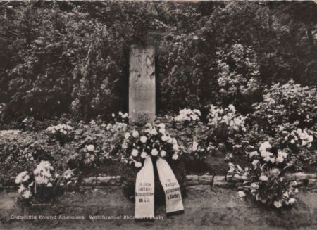 Bad Honnef-Rhöndorf - Waldfriedhof, Grab Adenauer - 1967 Bad Honnef-Rhöndorf - Waldfriedhof, Grab Adenauer - 1967