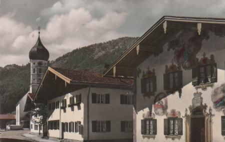 Unterammergau - Dorfstraße mit Schulmeisterhaus - ca. 1965 Unterammergau - Dorfstraße mit Schulmeisterhaus - ca. 1965