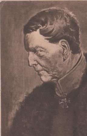 Mann mit umgehängtem Kreuz - ca. 1925 Mann mit umgehängtem Kreuz - ca. 1925