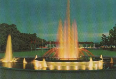 Bad Oeynhausen - Kurhaus mit Leuchtfontäne - ca. 1975 Bad Oeynhausen - Kurhaus mit Leuchtfontäne - ca. 1975