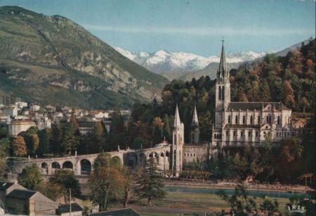 Frankreich - Lourdes - La Basilique - ca. 1980 Frankreich - Lourdes - La Basilique - ca. 1980