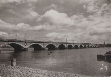 Bordeaux - Frankreich - Pont de Pierre Bordeaux - Frankreich - Pont de Pierre