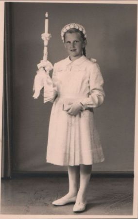 Mädchen mit Kerze Mädchen mit Kerze