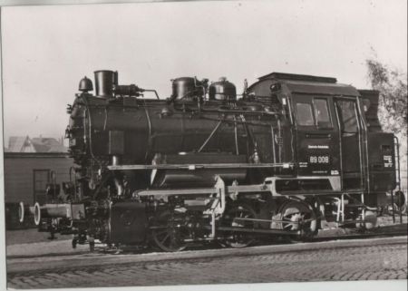 Dampflokomotive 89 008 stehend Dampflokomotive 89 008 stehend