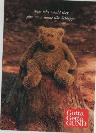 Teddy auf Baumstumpf Teddy auf Baumstumpf