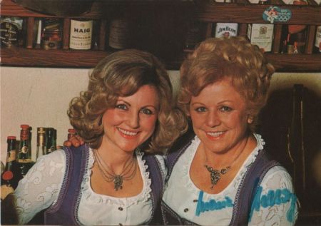 Reit im Winkl - Maria und Margot Hellwig Reit im Winkl - Maria und Margot Hellwig