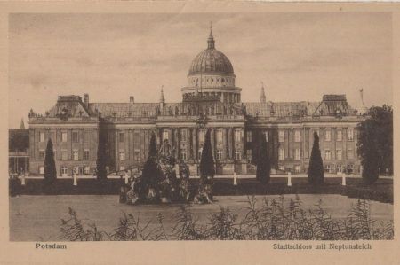 Potsdam - Stadtschloss mit Neptunsteich Potsdam - Stadtschloss mit Neptunsteich
