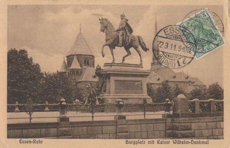 Essen - Burgplatz mit Kaiser Wilhelm-Denkmal Essen - Burgplatz mit Kaiser Wilhelm-Denkmal