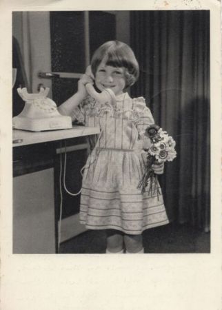 Kind mit Telefon Kind mit Telefon
