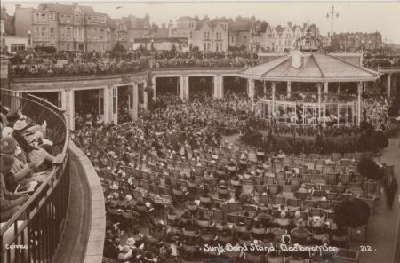 Clacton-on-Sea - Großbritannien - Sunk Band Stamp Clacton-on-Sea - Großbritannien - Sunk Band Stamp