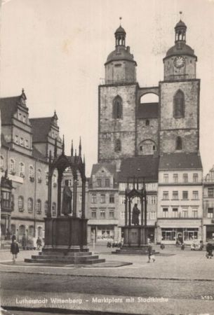 Wittenberge - Marktplatz mit Stadtkirche Wittenberge - Marktplatz mit Stadtkirche