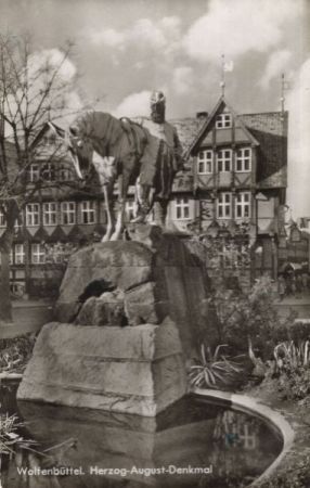 Wolfenbüttel - Herzog-August-Denkmal Wolfenbüttel - Herzog-August-Denkmal