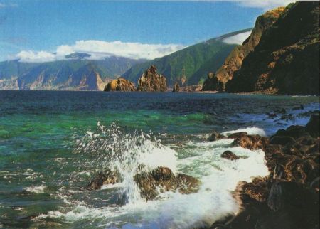 Madeira - Portugal - Rochas sobre Madeira - Portugal - Rochas sobre