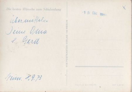 Zum Schulanfang Kind mit Tornister