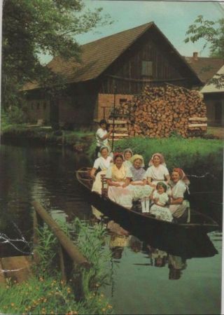 Lübbenau-Leipe - niedersorbische Festtracht Lübbenau-Leipe - niedersorbische Festtracht