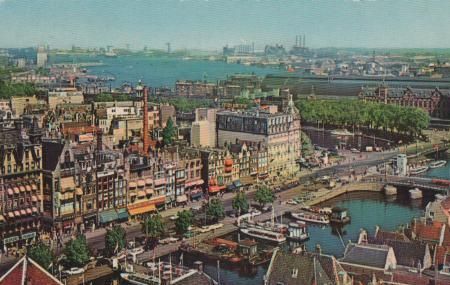 Niederlande - Amsterdam - Damrak mit Ansicht vom Y. - 1959 Niederlande - Amsterdam - Damrak mit Ansicht vom Y. - 1959