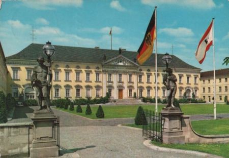 Bellevue, Schloss (Berlin-Tiergarten) - 1966 Bellevue, Schloss (Berlin-Tiergarten) - 1966