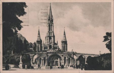 Frankreich - Lourdes - La Basilique vue de face - 1952 Frankreich - Lourdes - La Basilique vue de face - 1952