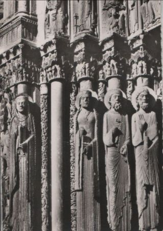Frankreich - Chartres - Celebes statues - ca. 1955 Frankreich - Chartres - Celebes statues - ca. 1955