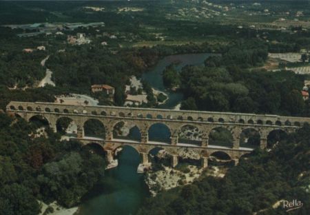 Frankreich - Gard - Le Pont, Vue aerienne - ca. 1980 Frankreich - Gard - Le Pont, Vue aerienne - ca. 1980